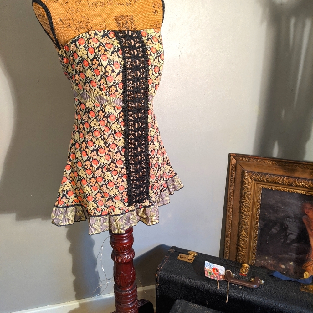 Sleeveless floral dress